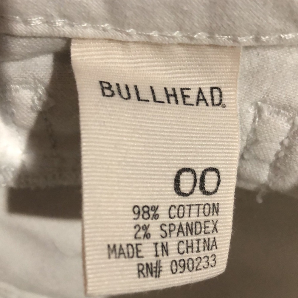 Bullhead Petite Jeans - Picture 3 of 9